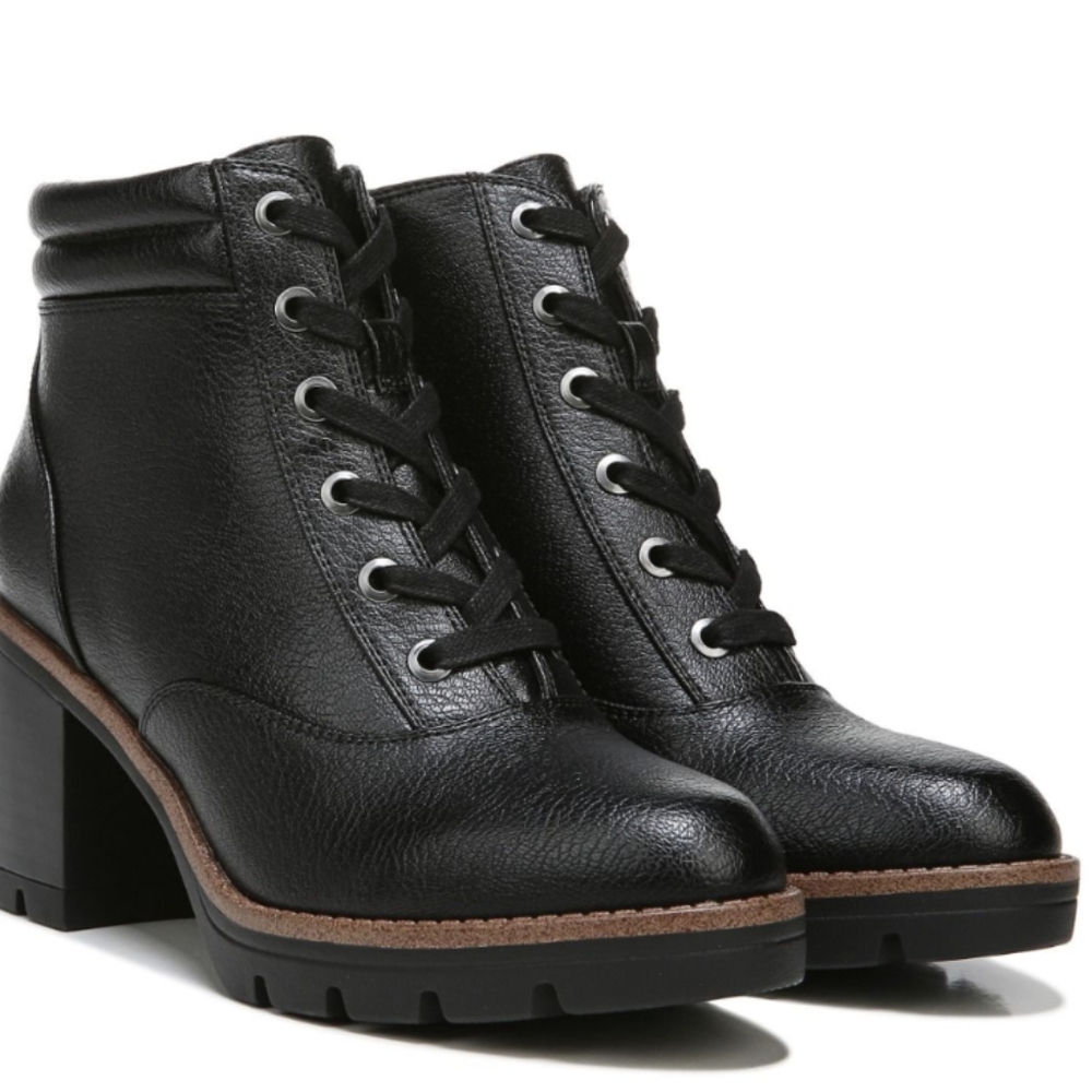 Naturalizer Madalynn 3 Black Zip Up Bootie Size 10
